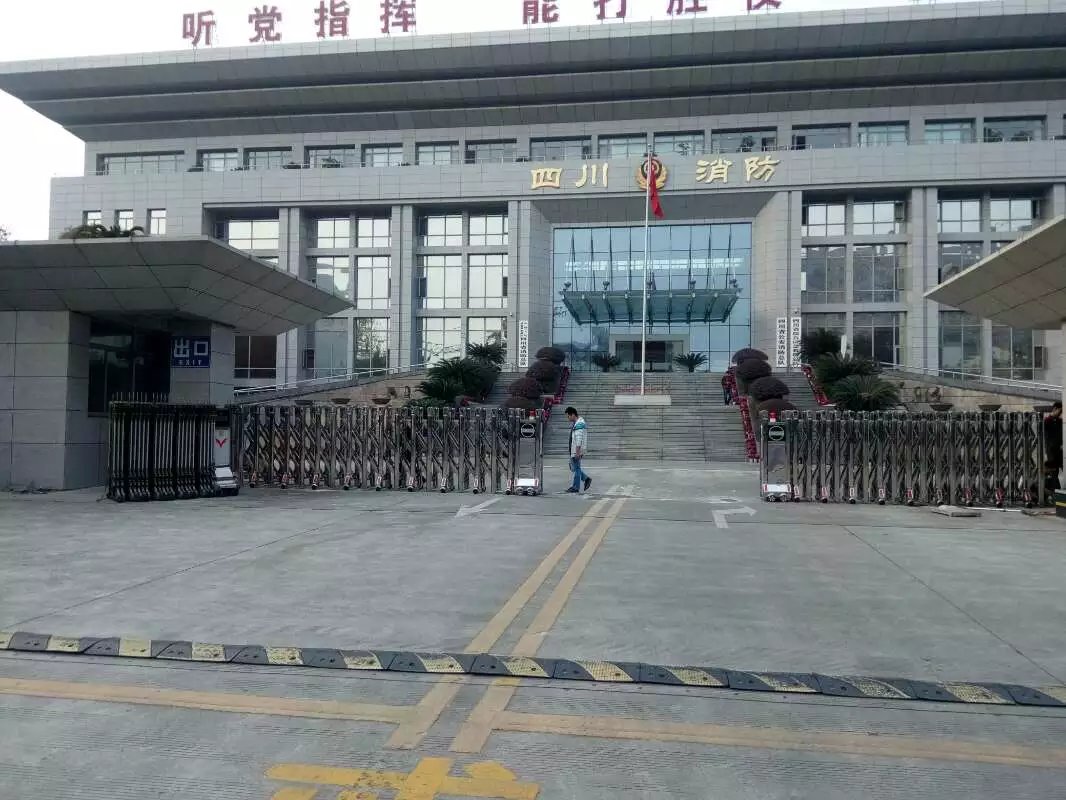 鄱阳县鄱阳县四川消防总队伸缩门